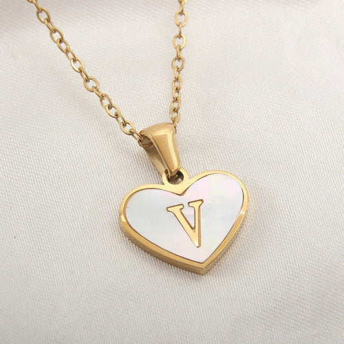 Mandotos white shell 26-letter heart-shaped love necklace for women, personalized clavicle chain jewelry, perfect for Valentine's Day.