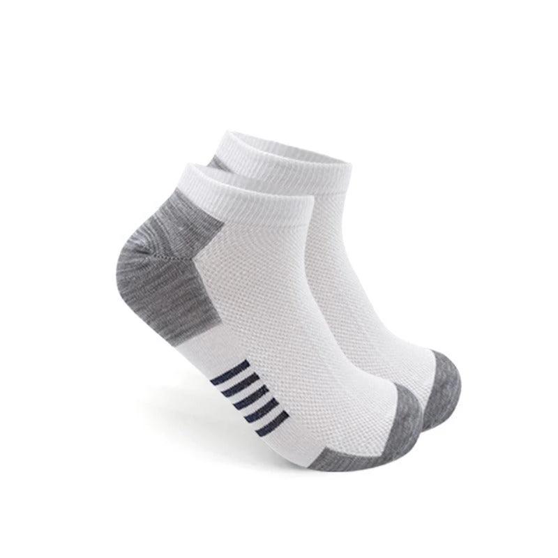 Mandotos durable sports socks in black and gray, 12 pairs, ankle and invisible styles, breathable and suitable for daily wear.