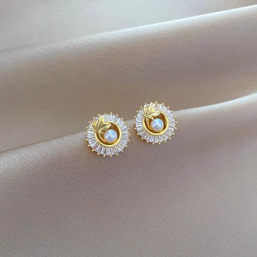 Mandotos fashion jewelry set with square full diamond personalized round ring, leaves necklace, and matching earrings.
