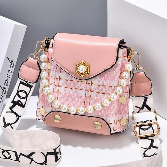 Mandotos women's crossbody bag with pearl chain, cute princess wallet design, classic shoulder style for summer use.