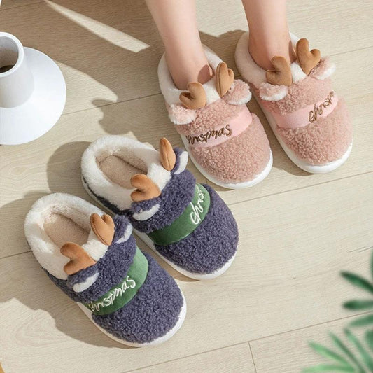 Mandotos Christmas Elk slippers featuring cozy winter design, soft plush material, perfect for comfortable home wear during the holidays.