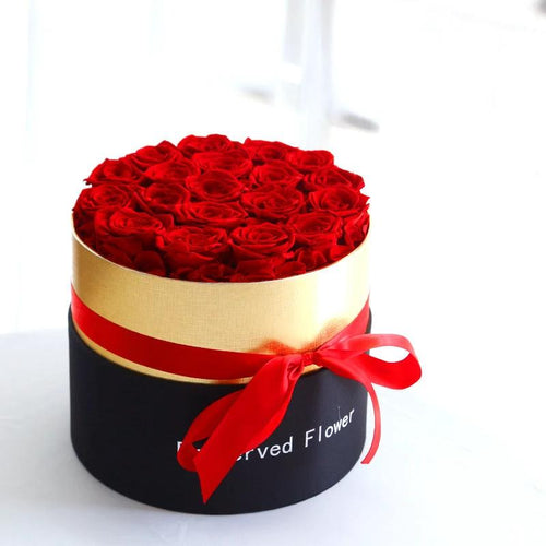 Mandotos preserved real roses in a box set, perfect for romantic Valentine’s Day gift, showcasing elegant, long-lasting flowers.
