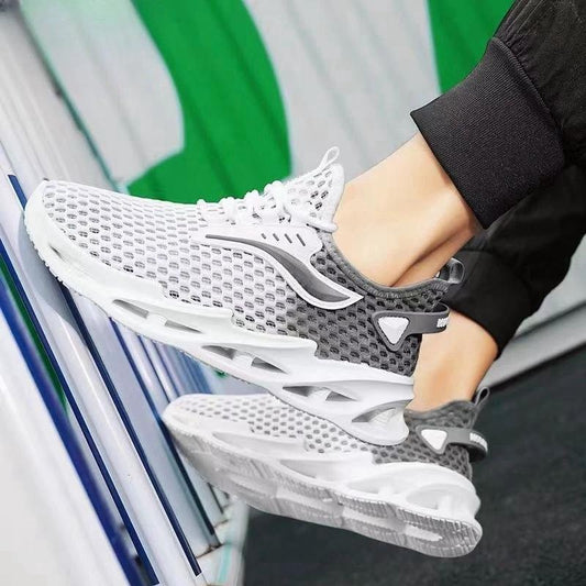 Men's MANDOTOS lace-up mesh sneakers with hollow soles, low-top design, suitable for running and sports activities.