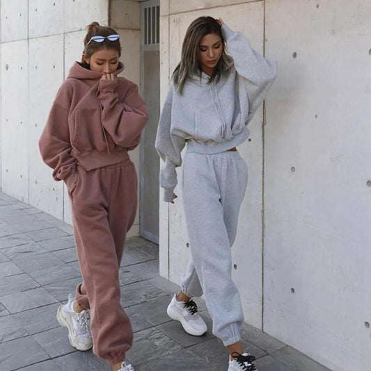 Mandotos women's autumn and winter casual hoodie coat and sports suit, featuring a cozy, stylish design for cold weather wear.