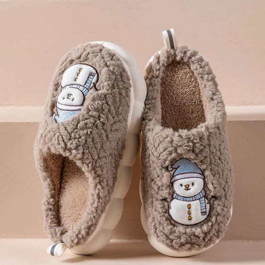 Mandotos snowman slippers for winter, plush cozy home shoes with anti-slip soles for couples, featuring festive snowman design.