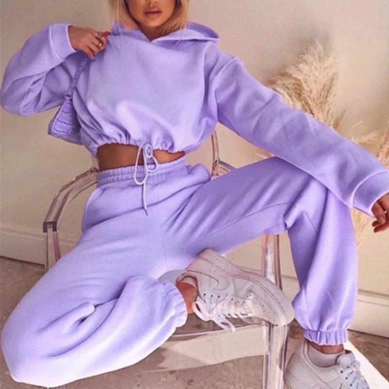 Mandotos women's 2-piece jogging suit with long sleeve hoodie and matching pants, stylish and comfortable athletic tracksuit.