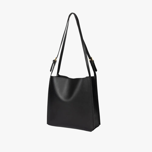 Mandotos eco-friendly vegan leather tote bag with stylish, sustainable design and spacious interior for everyday use.