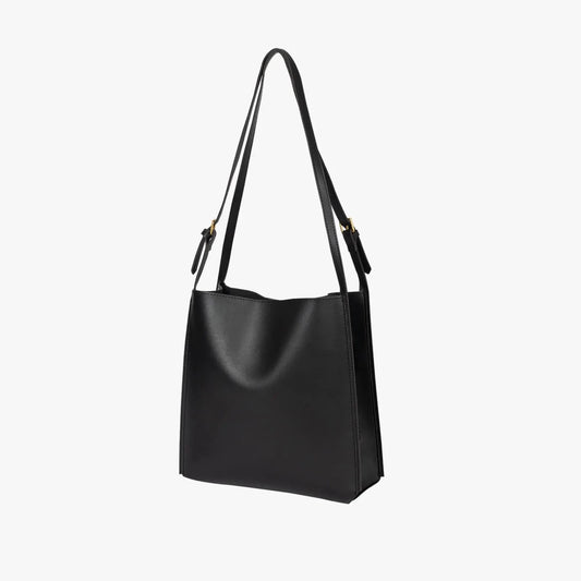 Mandotos eco-friendly vegan leather tote bag with stylish, sustainable design and spacious interior for everyday use.