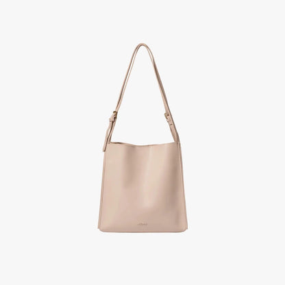Mandotos eco-friendly vegan leather tote bag with stylish, sustainable design, featuring spacious interior and minimalist craftsmanship.