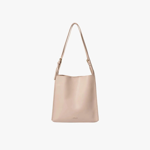Mandotos eco-friendly vegan leather tote bag with stylish, sustainable design, featuring spacious interior and minimalist craftsmanship.