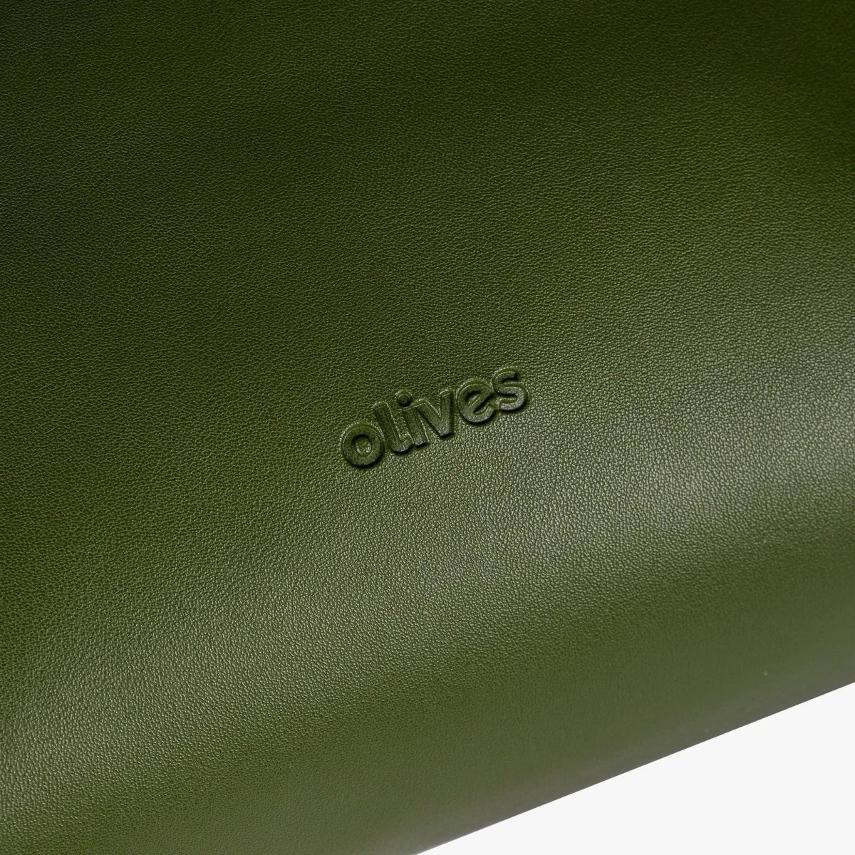 Mandotos eco-friendly vegan leather tote bag with stylish, sustainable design and spacious interior for everyday use.