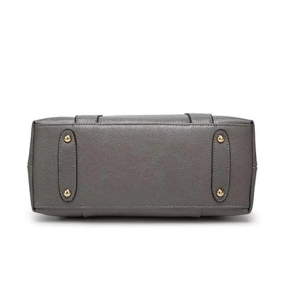 Mandotos fashion women’s shoulder bag with stylish design, suitable for ladies’ everyday use and casual outings.
