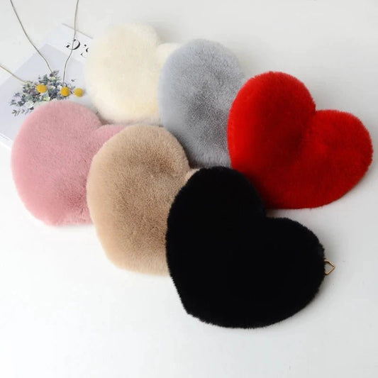 Mandotos women's heart-shaped faux fur handbag with chain shoulder strap, soft plush crossbody bag, cute tote for fashion ladies