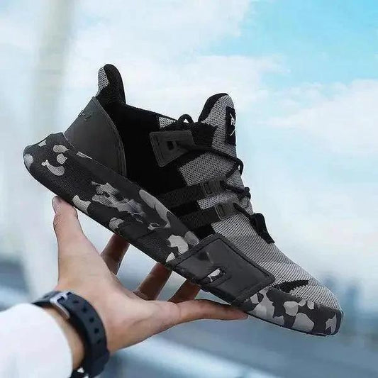 Mandotos Featherweight outdoor running shoes with breathable mesh and versatile design for active outdoor activities.
