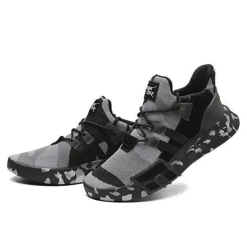 Mandotos Featherweight outdoor running shoes with breathable mesh upper and versatile design, ideal for running and outdoor activities.