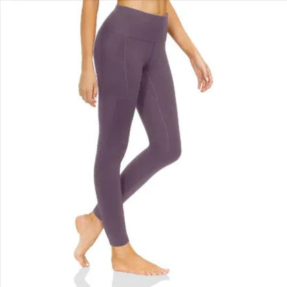Mandotos FlexiForm high-waist fitness leggings in black, featuring a comfortable stretch and sleek design for active wear.