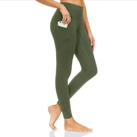 Mandotos FlexiForm high-waist fitness leggings showing a close-up of black, stretchy fabric with reinforced seams for workout comfort.
