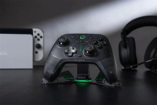 Mandotos GameSir Cyclone 2 wireless Bluetooth controller for Nintendo Switch, iPhone, and Android with Hall Effect joystick.