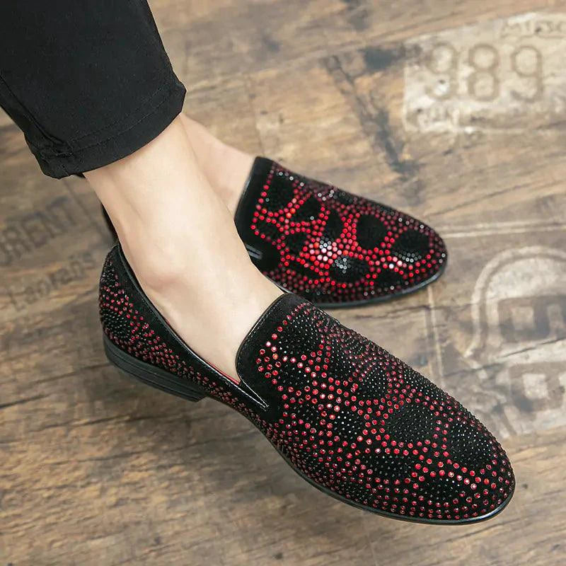 Gent's classic suede footwear by MANDOTOS, featuring stylish brown suede shoes with laces and a smooth sole.