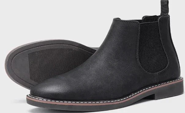 Mandotos Gentleman's Choice leather boots featuring classic design, brown leather upper, and sturdy sole for stylish men's footwear.
