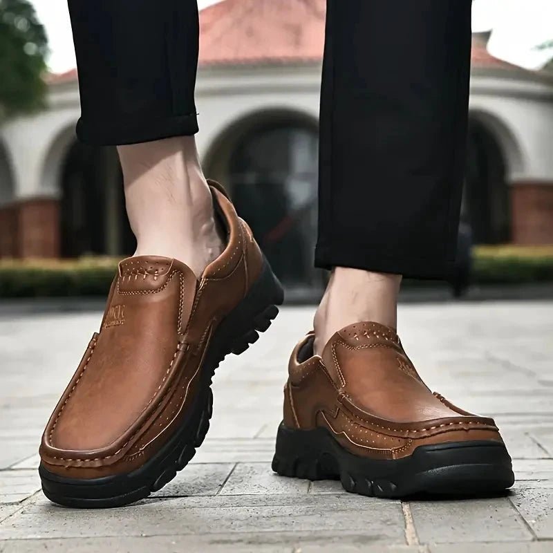 Mandotos handmade leather men's casual slip-on loafers with non-slip soles, flats, moccasins, suitable for outdoor walking.