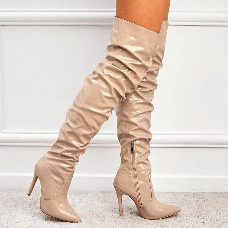 Mandotos high heel elastic knee-length patent leather boots featuring sleek design and shiny black finish.