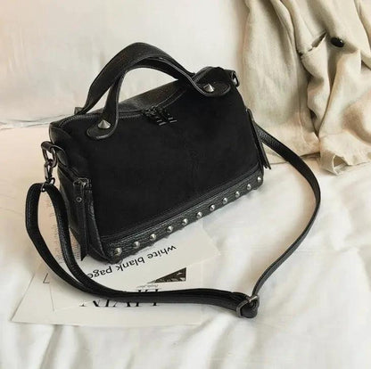 Mandotos high-quality large casual tote bag for women, soft shoulder bag with spacious design and stylish look.