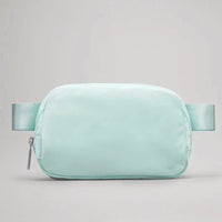 Mandotos International 1L breathable women's fanny pack for travel and outdoor activities in US warehouse, lightweight and practical.