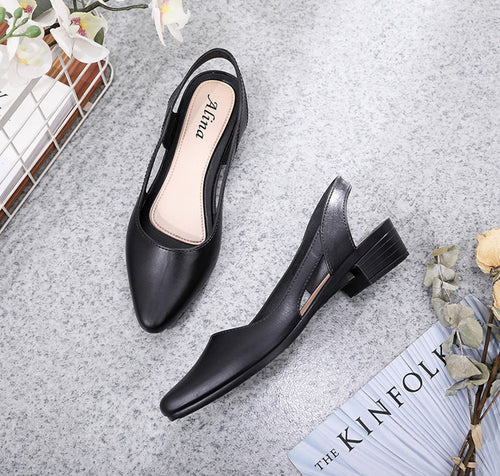 Mandotos International women's Korean style jelly sandals with shallow mouth, mid-low heel, breathable plastic, casual wear.