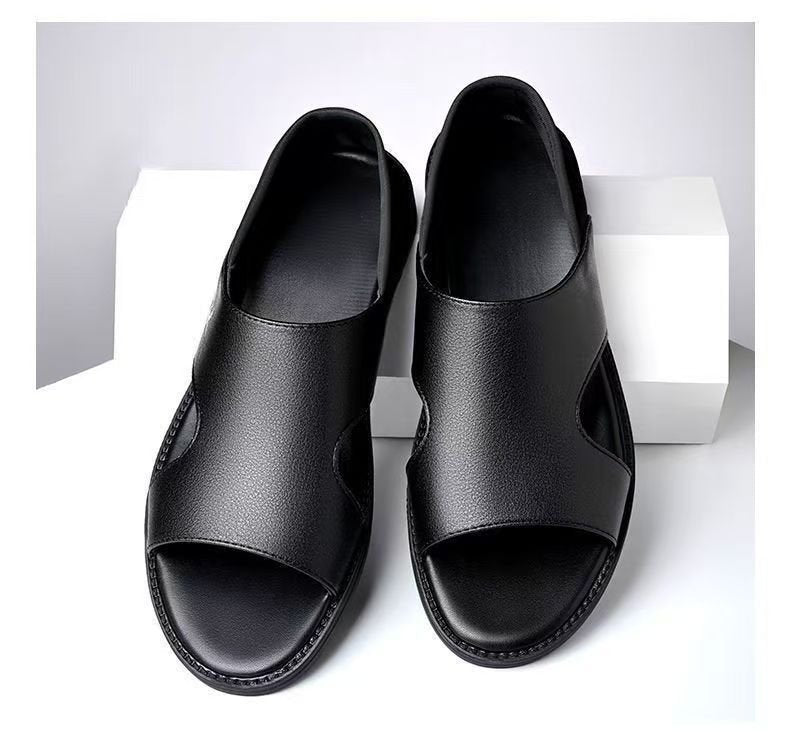 Mandotos International men's non-slip soft-soled beach sandals for summer, featuring comfortable straps and durable sole.