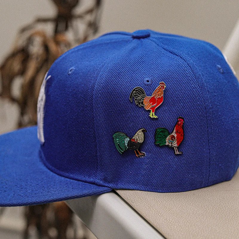Retro Mexico flag hat pin by MANDOTOS INTERNATIONAL, enamel brooch with Mexican metal badge design for baseball caps and decorative jewelry.
