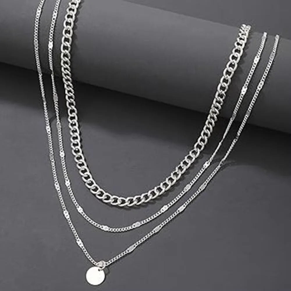 Mandotos International retro geometric pendant necklace with trendy travel-inspired design, featuring bold shapes and modern style.