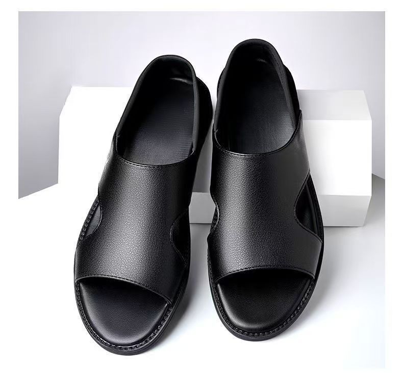 Mandotos International men's summer beach sandals with non-slip soft soles, breathable and wear-resistant casual footwear.