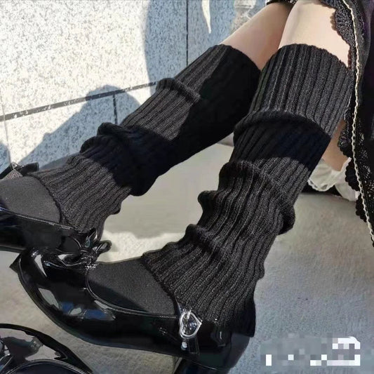 Mandotos knitted wool knee-high leggings and warm daytime wool socks, soft and cozy for cold weather.