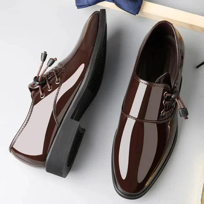 Mandotos men's lace-up leather shoes for business casual wear, featuring sleek design and polished finish.