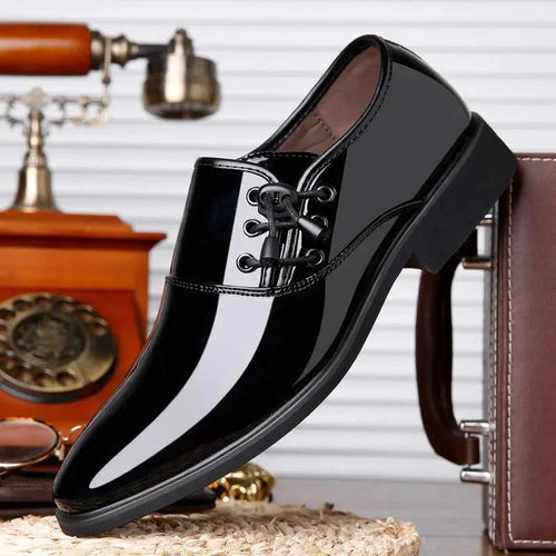 Mandotos men's lace-up leather shoes for business casual wear, featuring sleek design and polished finish.