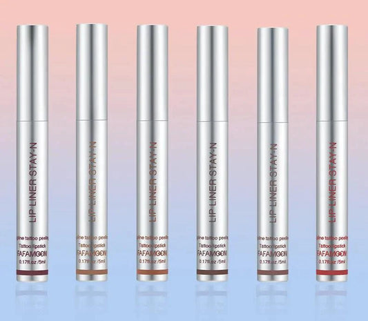 Mandotos Lasting Definition Lip Liner in No Fade, close-up of the sleek black pencil with sharpened tip for precise application.
