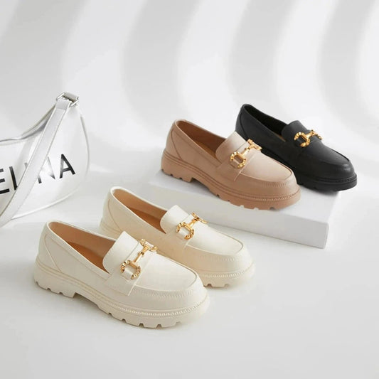Mandotos women's loafers shoes featuring stylish slip-on design with leather upper and comfortable flat sole.