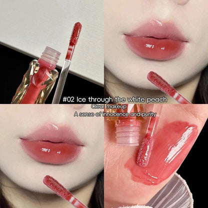 Mandotos long-lasting lip gloss with moisturizing, waterproof formula and mirror-like finish, applied on lips for a glossy look.