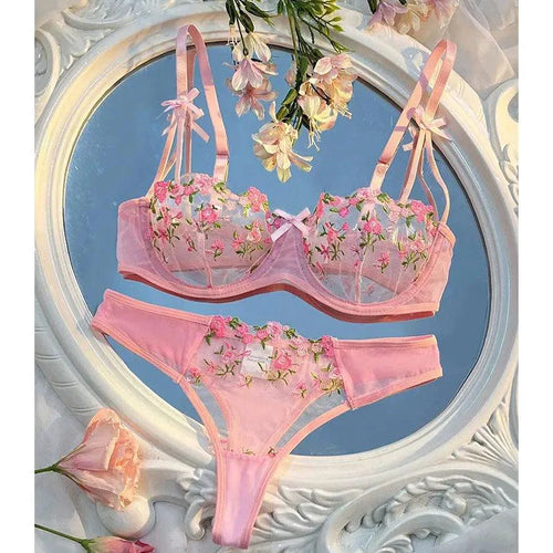 Mandotos Luxe Lingerie floral embroidery 2-piece set featuring delicate lace and elegant floral details for confident, alluring women.