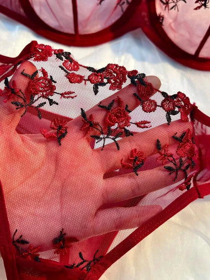 Mandotos Luxe Lingerie floral embroidery 2-piece set featuring delicate lace and elegant design for confident, alluring women.