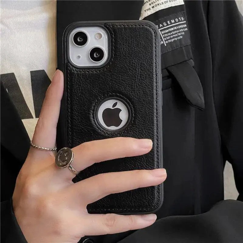 Mandotos luxurious leather sleeve showing smooth, high-quality leather with sleek design and detailed stitching.