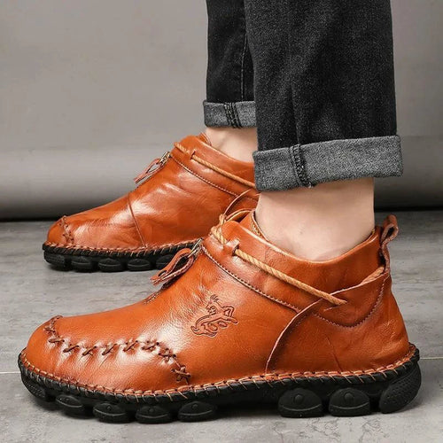 Mandotos Cowhide Leather Men's Boots with cushioned insole, rugged sole, durable construction, suitable for all-day comfort.