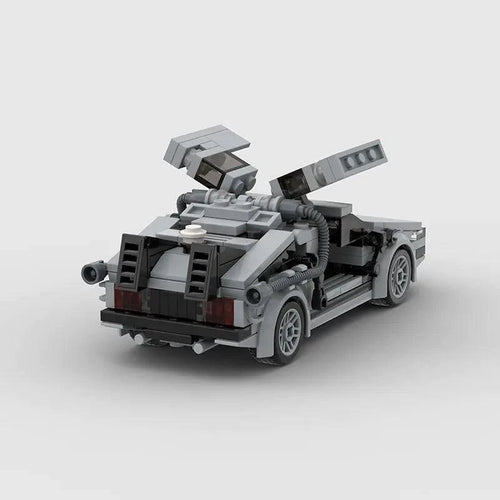 Mandotos DeLorean Time Travel Set with 214 gray building pieces, detailed model of the iconic DeLorean from Back to the Future films.