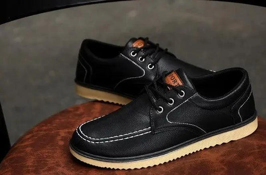 Mandotos men's canvas shoes in black, Korean edition, suitable for spring and autumn, casual old Beijing style footwear.