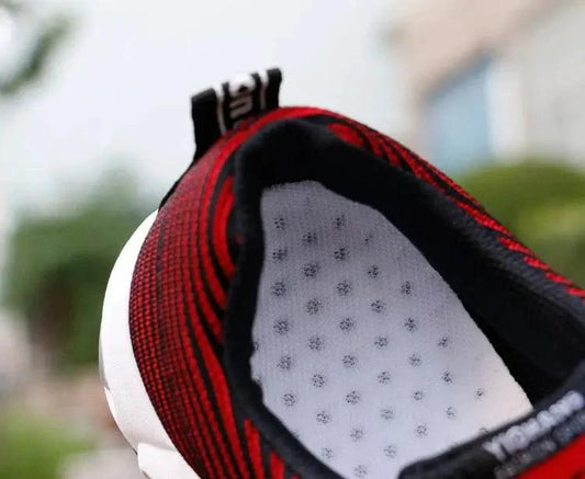 Mandotos men's casual outdoor breathable work shoes with durable design and comfortable fit, ideal for outdoor activities.