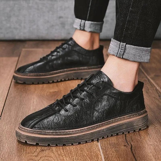 Mandotos men's spring shoes with breathable design and casual style, featuring comfortable soles and modern appearance.