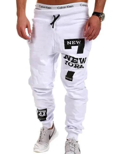 Mandotos men's joggers in black, made from comfortable fabric, featuring a relaxed fit and elastic waistband.