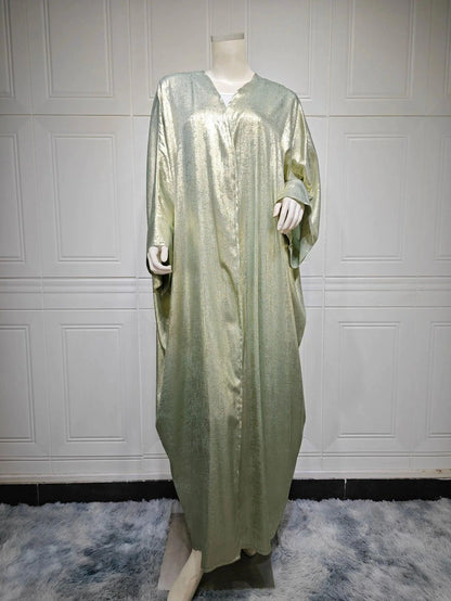 Mandotos Muslim robe abaya in black with elegant flowing fabric and wide sleeves, traditional modest dress for women.