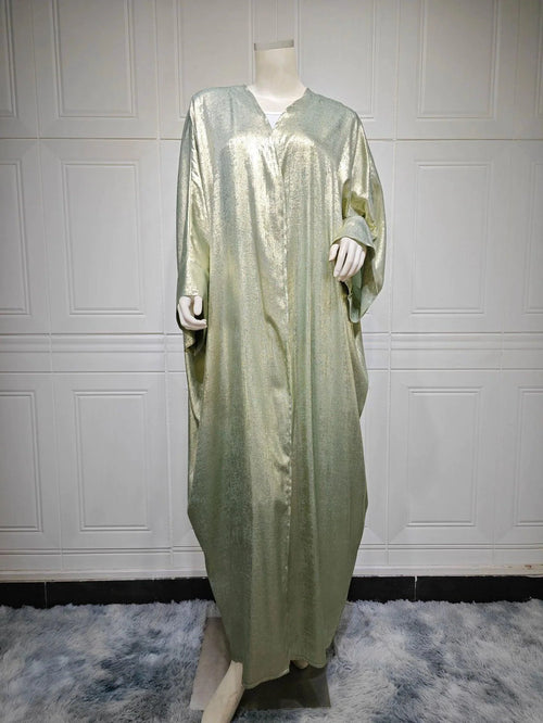 Mandotos Muslim robe abaya in black with elegant flowing fabric and wide sleeves, traditional modest dress for women.